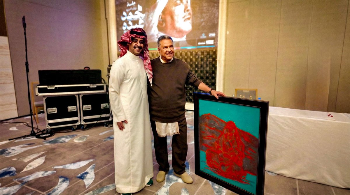 alalmai_a7med's tweet photo. #محمد_عبده 
سعيد بلقاء الفنان الكبير محمد عبده . https://t.co/jxfxQ474Oc