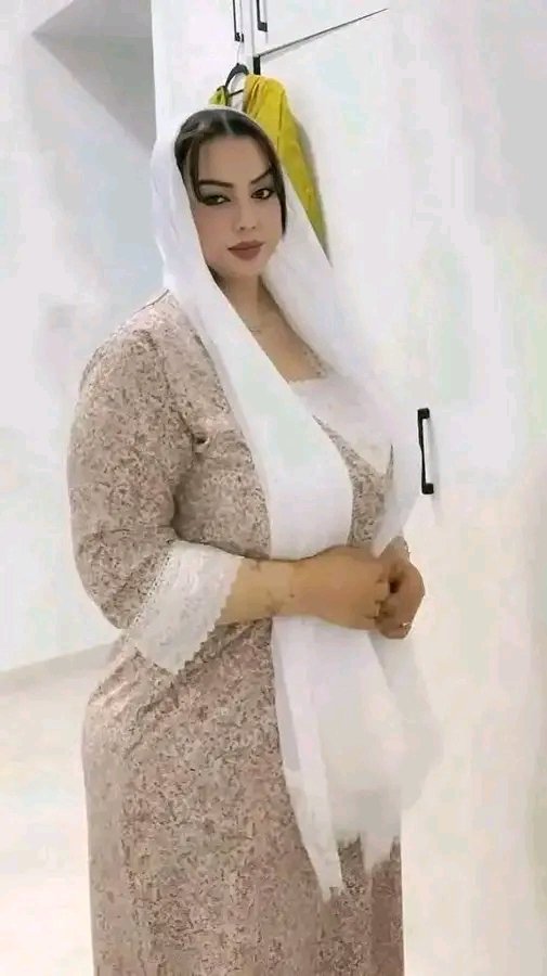 aaeerrab's tweet image. محتاجة شخص يكون كبير في العمر
.
.
يكون يفهمني ويسعدني هل موجود