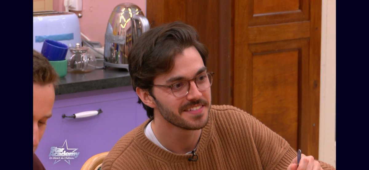 Panayotis va faire gagner une de ses 1ere partie à l'olympia en janvier à un des élèves 😍
#StarAcademy #StarAcademylelive