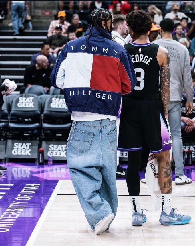 HardestFitPics's tweet photo. The Tommy Hilfiger color scheme will never get old https://t.co/PB7uBXQp0R