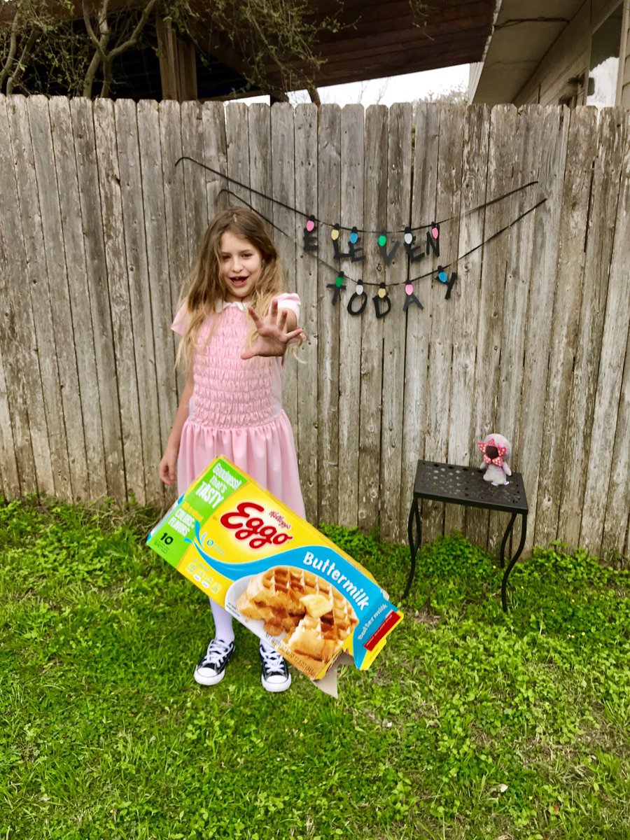 WhisperAmber's tweet image. Who all is watching @Stranger_Things tonight on @netflix?