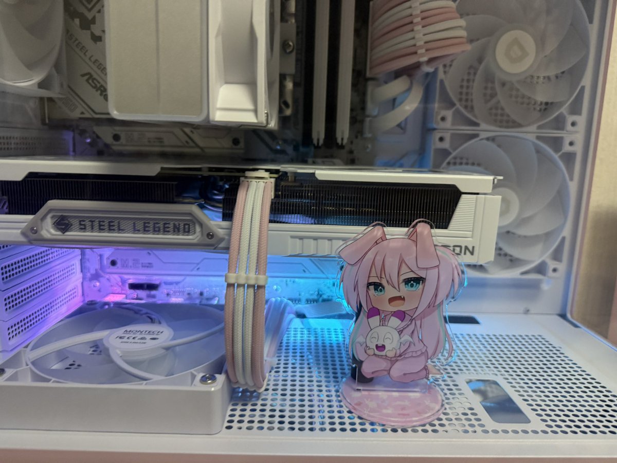 おはぴょんデス🐰 新生、あるふぁPC！！ 無事に設定中なのデス🐰 今日