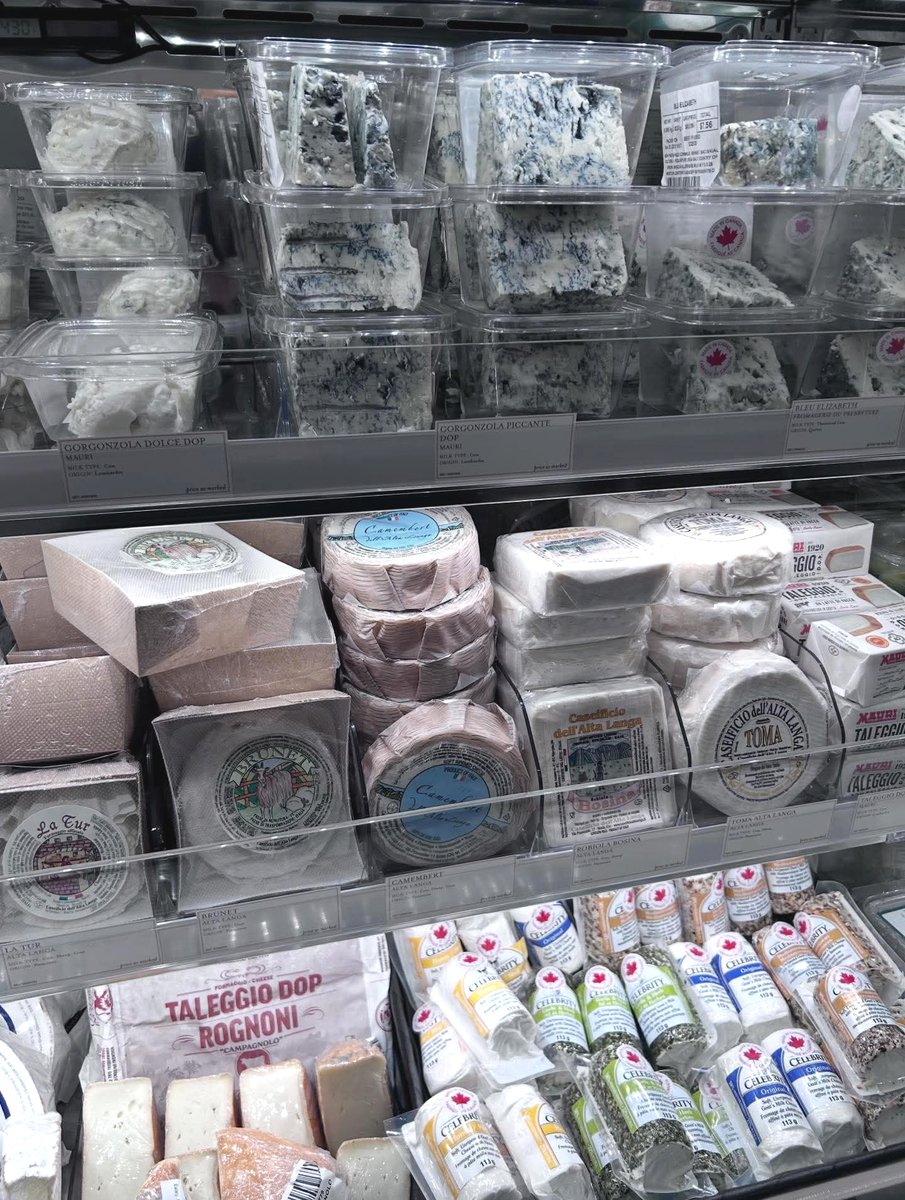 MoVernie's tweet image. The restaurant and the lounge area is located on the 2nd floor and the grocery and wine departments are also located upstairs.

#NowOpen #openforbusiness #Eataly #EatalyEatonCentre #EatalyToronto #italiangrocer #groceries #itslianfood