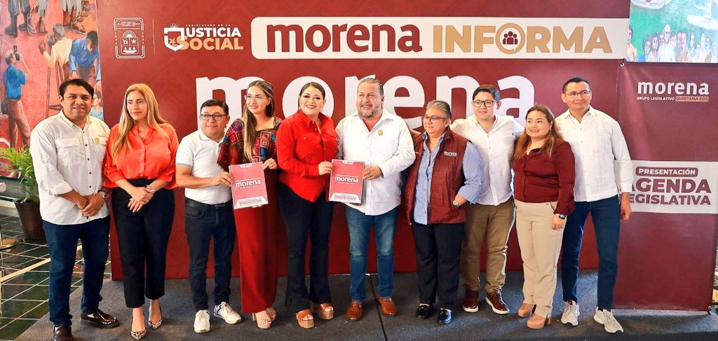 MyCancunn's tweet photo. 📜Bloque legislativo #Morena presentó su Agenda Legislativa 2024–2025 en #Chetumal
🟣 @jorge_sanen del @CongresoQRoo lanzó Las 4 de las #4T para informar avances
💰Presupuesto 2026 crece sin nuevos impuestos
🏡Habrá 13 mil viviendas para #QRoo
@PartidoMorenaMx
👉Infórmate https://t.co/rLvn21WA2A