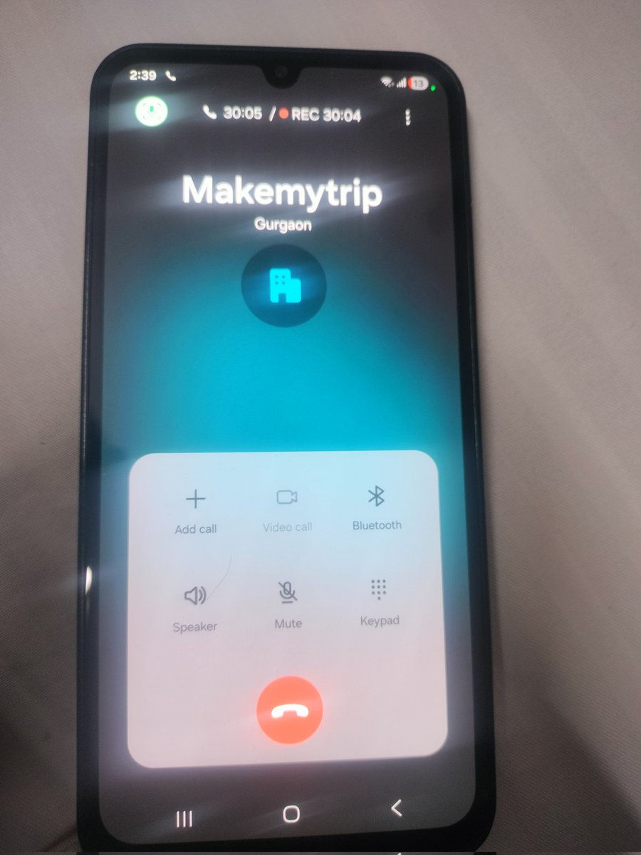 thevinodsingh's tweet photo. Dear @makemytripcare , you literally suck with your services. Whether mice have paid you additionally to be my companion? https://t.co/r8A6mOehqC