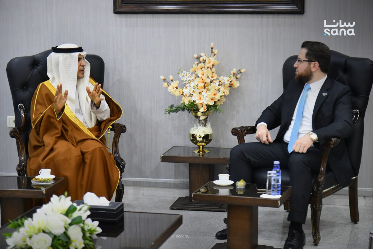 Mhd_AlSkaf's tweet image. لقاء مثمر جمعنا مع سعادة سفير المملكة العربية السعودية في دمشق، السيد &quot;فيصل بن سعود المجفل&quot;، بحثنا خلاله أسس بناء شراكة حقيقية في تطوير الإدارة العامة وتعزيز مسار التحول المؤسسي.

نؤمن أن هذا التعاون سيكون لبنة مهمة في بناء مؤسسات أكثر كفاءة وقدرة على مواكبة متطلبات المرحلة…