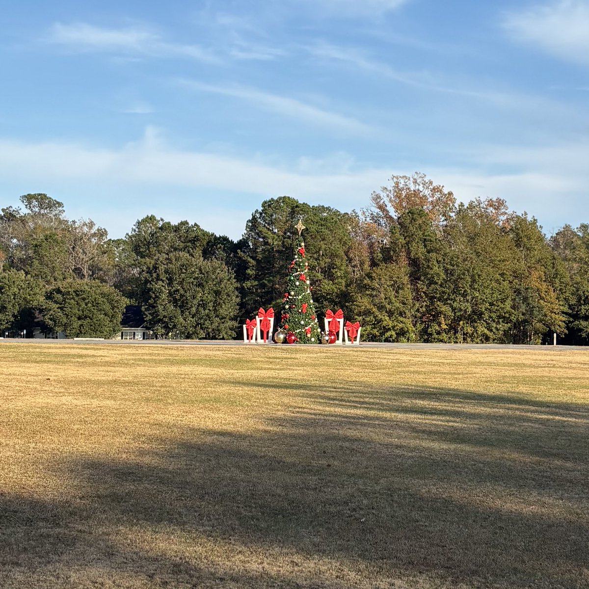 Why do I feel the need to rush over there for 🎁’s