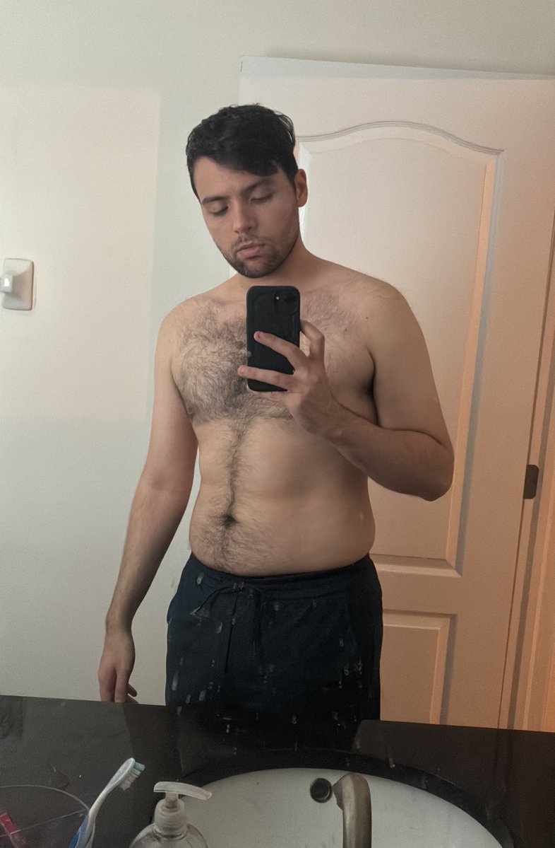 SoopHwoop's tweet image. Gonna run 7 miles then crash out