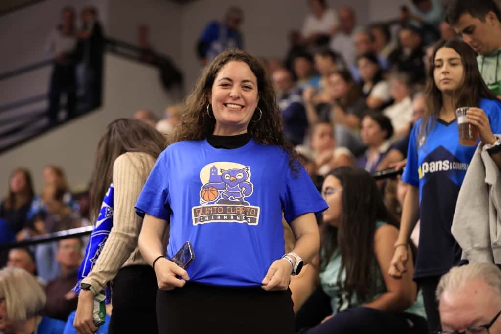 MariaPedrosa10's tweet photo. Pues hay NUEVA PEÑA en @CBAvenida 

 ‘Quinto cuarto’ para animarrrrr💙 https://t.co/u5ZaMV4wMJ