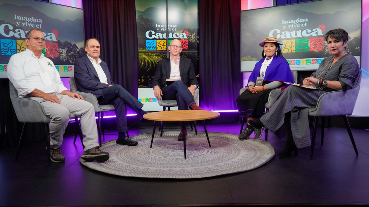 Proclama's tweet image. 🎧 &quot;El Alma del Cauca&quot;: Un podcast que destaca el renacimiento económico y cultural de la región.

Empoderamiento, educación y tecnología son claves para su futuro.

Los detalles: 
proclamadelpacifico.com/cauca-vive-un-… 

@CCCauca @Prisamediaco @FunMundoMujer