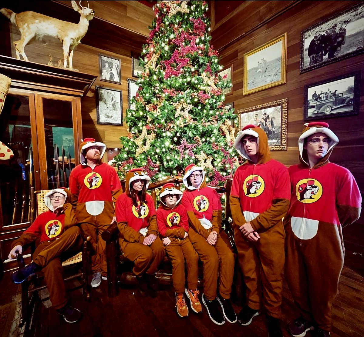 lecternleader's tweet image. When your wife asks for a leave it to beaver family, this is what she means.