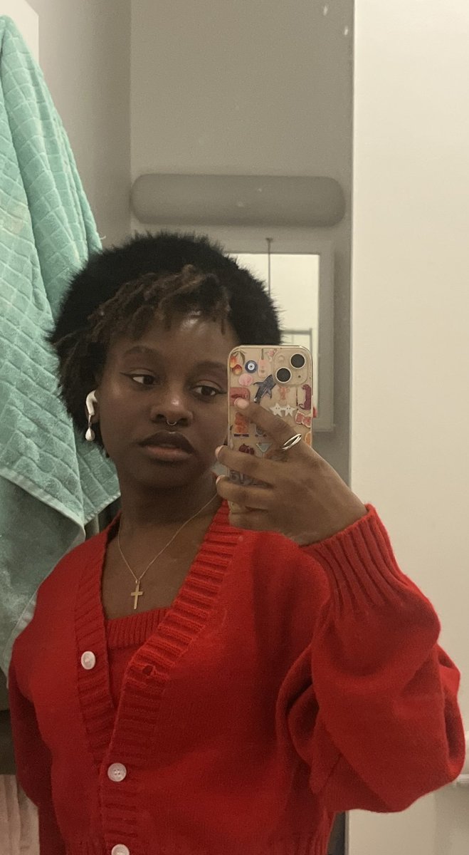 Bunnyb3ee's tweet image. love me a good mirror selfie ❤️🍎