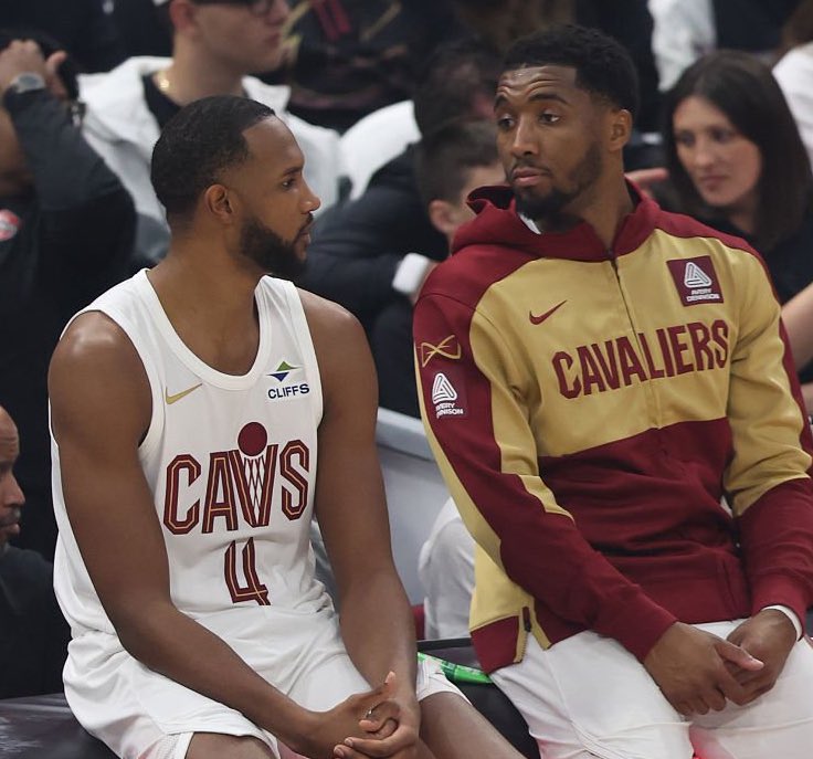 TheDunkCentral's tweet image. The Cavs are the favorites to win the East, per @PlayProphetX 

(Via prophetx.onelink.me/E5Yi/CENTRAL)