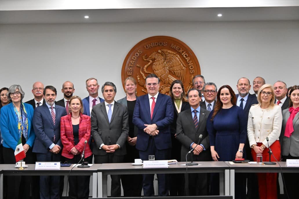 Con las embajadas de los países de la Unión Europea tuvimos muy buena reunión de trabajo sobre gestión de inversiones y el futuro de nuestra relación comercial.