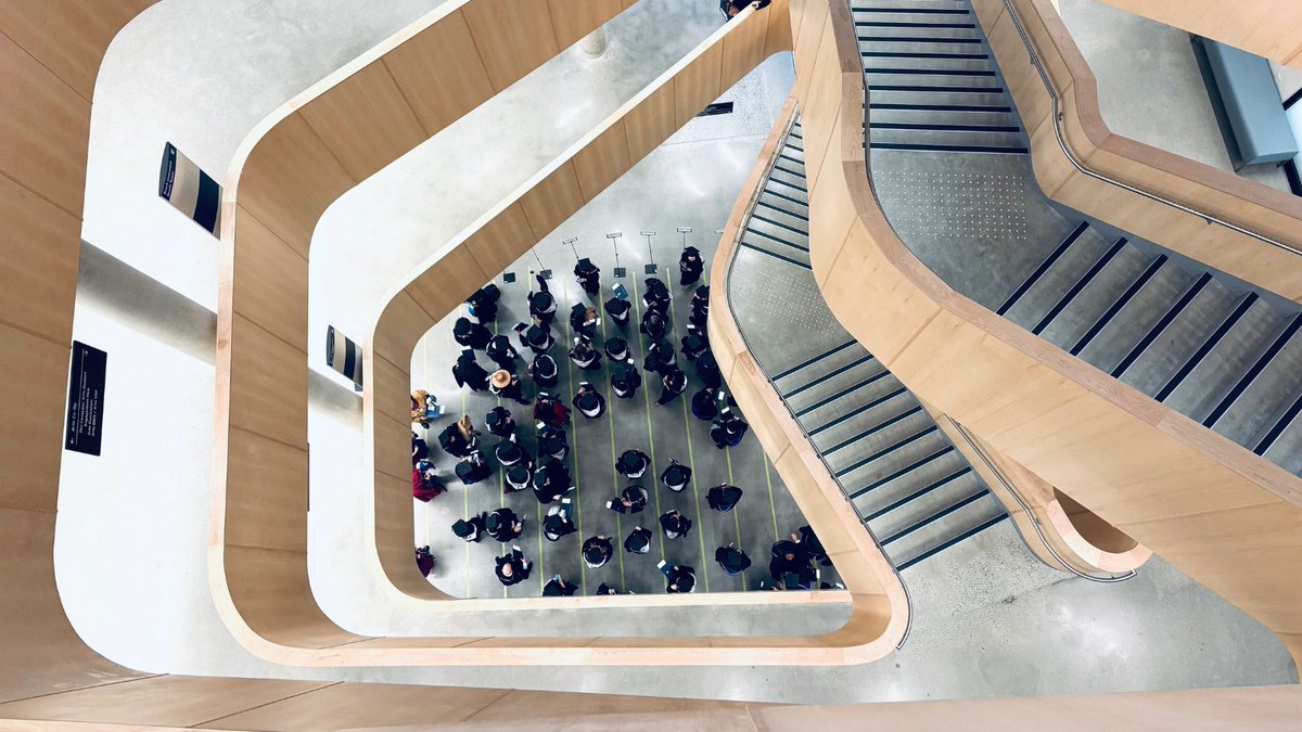 UBCEmeriti's tweet photo. The UBC Emeritus College and its members are excited for this week's @UBC grads! We are proud to watch generations succeed from the academic environment our members helped shape. Tuum Est! #UBCgrad #graduation #classof2025 https://t.co/prJmril0F9