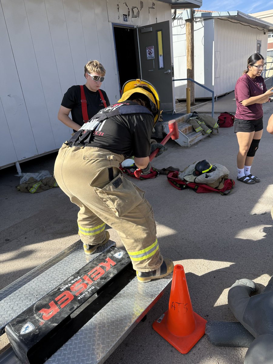 Del Valle Fire Tech tweet media