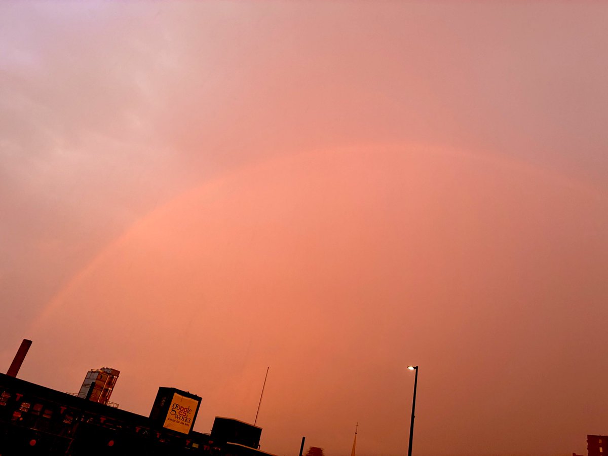 kevinfitz1's tweet image. Sunset through the storm clouds in #ReadingPA #pawx #sunset