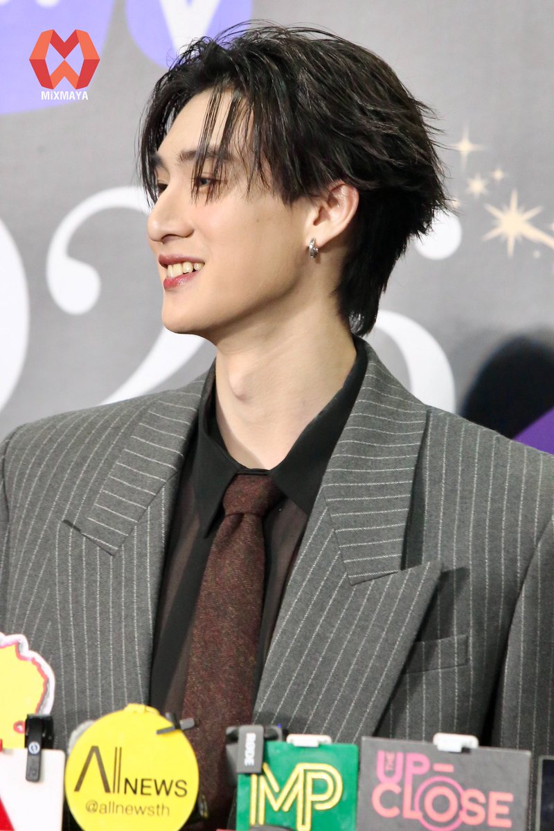 “ธี-ธีรเดช” ช่วงสัมภาษณ์กับสื่อในงาน “GMMTV 2026 MAGIC VIBES MAXIMIZED” 🔮✨

#GMMTV2026 
#ดิวธี #Dewtee 
#tee_vtp