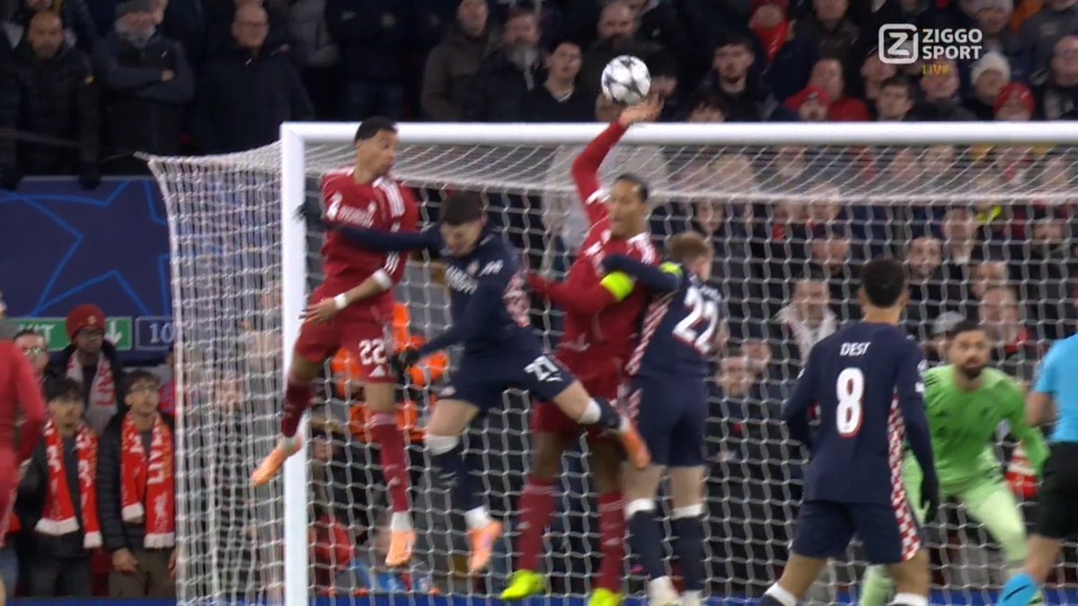 joey_tkr's tweet image. A poor run of form from a player doesn’t make him a bad player. Van Dijk is as good as Terry, Carvalho, Vidic, Ferdinand and the rest of CB legends. As football fans, we are quick to forget players good days.  #LIVPSV