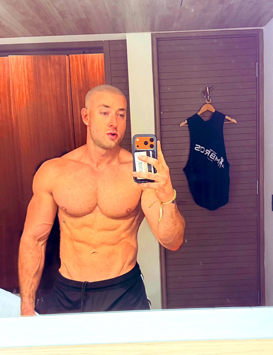 _MuscleMatt's tweet image. some recents of a gym bro doing gym bro things #musclemen #muscle #bodybuilding #powermen #gaymuscle #onlyfans @BigMuscleMen @gay_muscle_net @onlyajacques @BlackApeex @gayonstreet0222 @BNWO2023