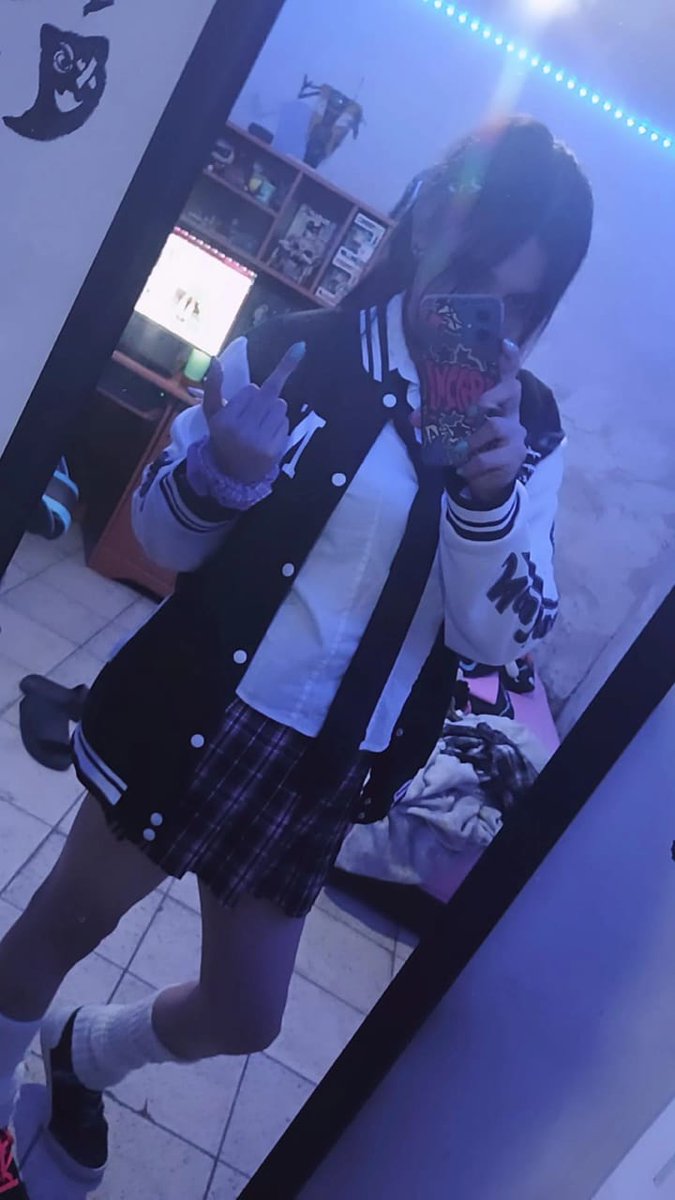 solo porque me gustaron estas fotos aquí se las dejo jaja 

💙💙💙💙💙💙💙

#harleydewitt  #irl   #punk #anarquia  #VTuberEs #vtuber #gyaru