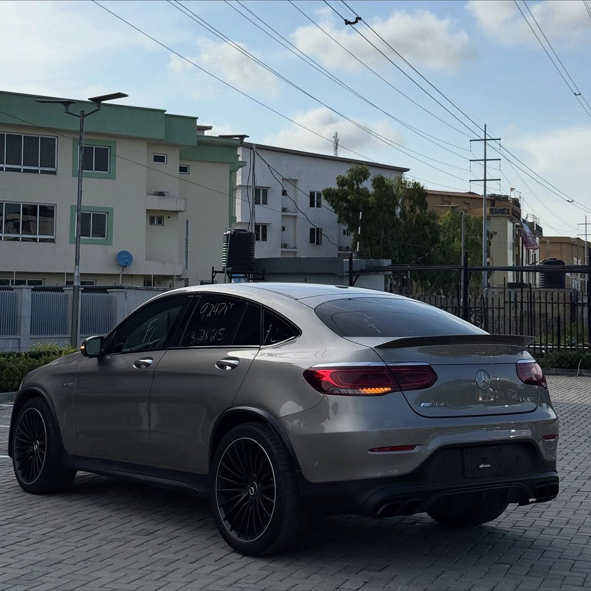phantom__autos's tweet photo. 🔹2020 Mercedes-Benz GLC 63s AMG Coupé
Direct Foreign Used🇺🇸
▪️AMG Performance Exhaust | Sport &amp; Comfort Drive Modes | 360° Cam
▪️HUD | Pano Roof | Ambient Lighting
▪️Assists {Bsm, Lane Keep, Park, PreCollision}
💰Call or DM for Price &amp; More Info
📍Nationwide Delivery Available🇳🇬 https://t.co/34LQh6ul3e