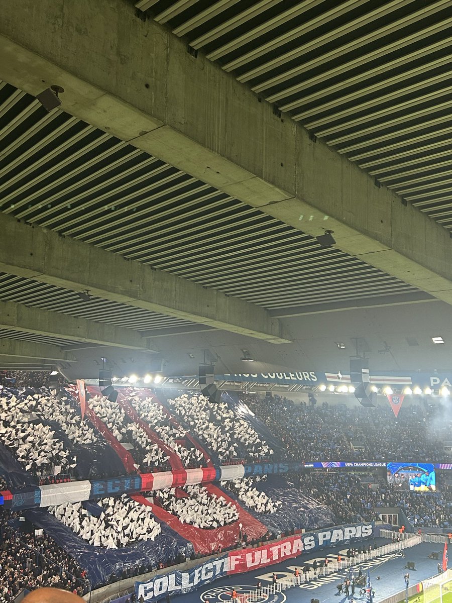 Patzerat9's tweet image. Mais… 😭😭😂