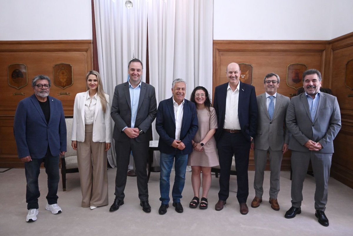 Hoy tuvimos la última reunión del Consejo de Mayo. Durante seis meses trabajamos con asistencia perfecta para conformar un documento con un análisis de los puntos más importantes que propusieron el Presidente y los gobernadores en el Pacto de Mayo. La mesa sirvió para escuchar,