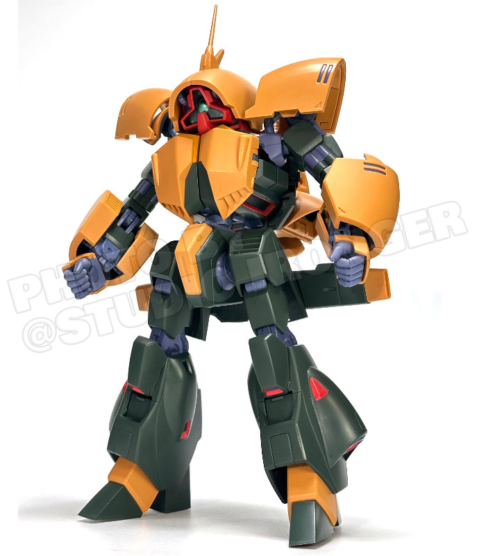 Studio_IronGear's tweet photo. ROBOT魂 ver.A.N.I.M.E. アッシマー。なんと遂にシリーズ初の、銃どころか大きな手首まで差し替えなしで完全変形！プロポーションを保つためのオリジナルギミックが随所にあり、肩や手首を収納するための複雑な分割には心底感動、何よりどの形態でもカッコいい！アッシマーとしては最高傑作では？ https://t.co/T0L8GvIXq6