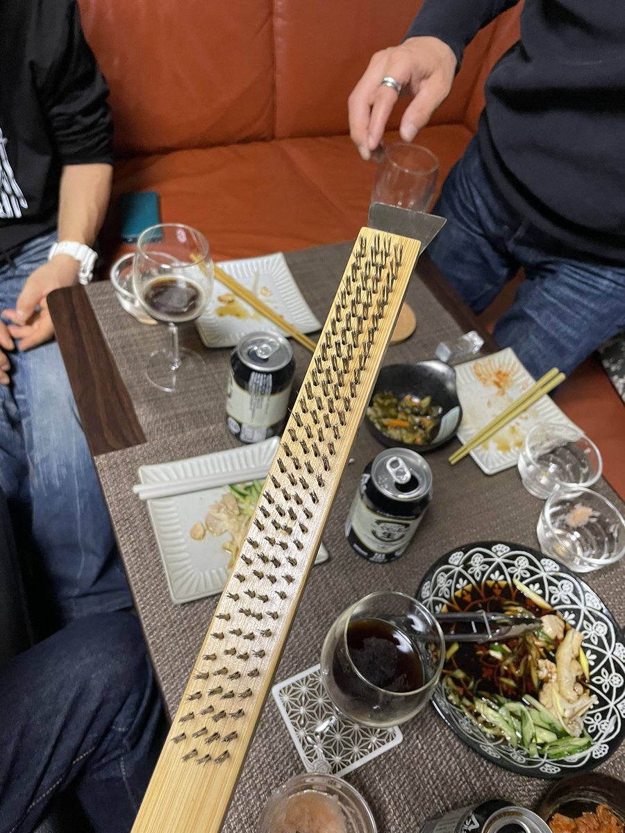 おはようございます☀
この道具は初めて見た‼️
わかる人がいるかなあ？
けっこうな大きさなんだわ😁