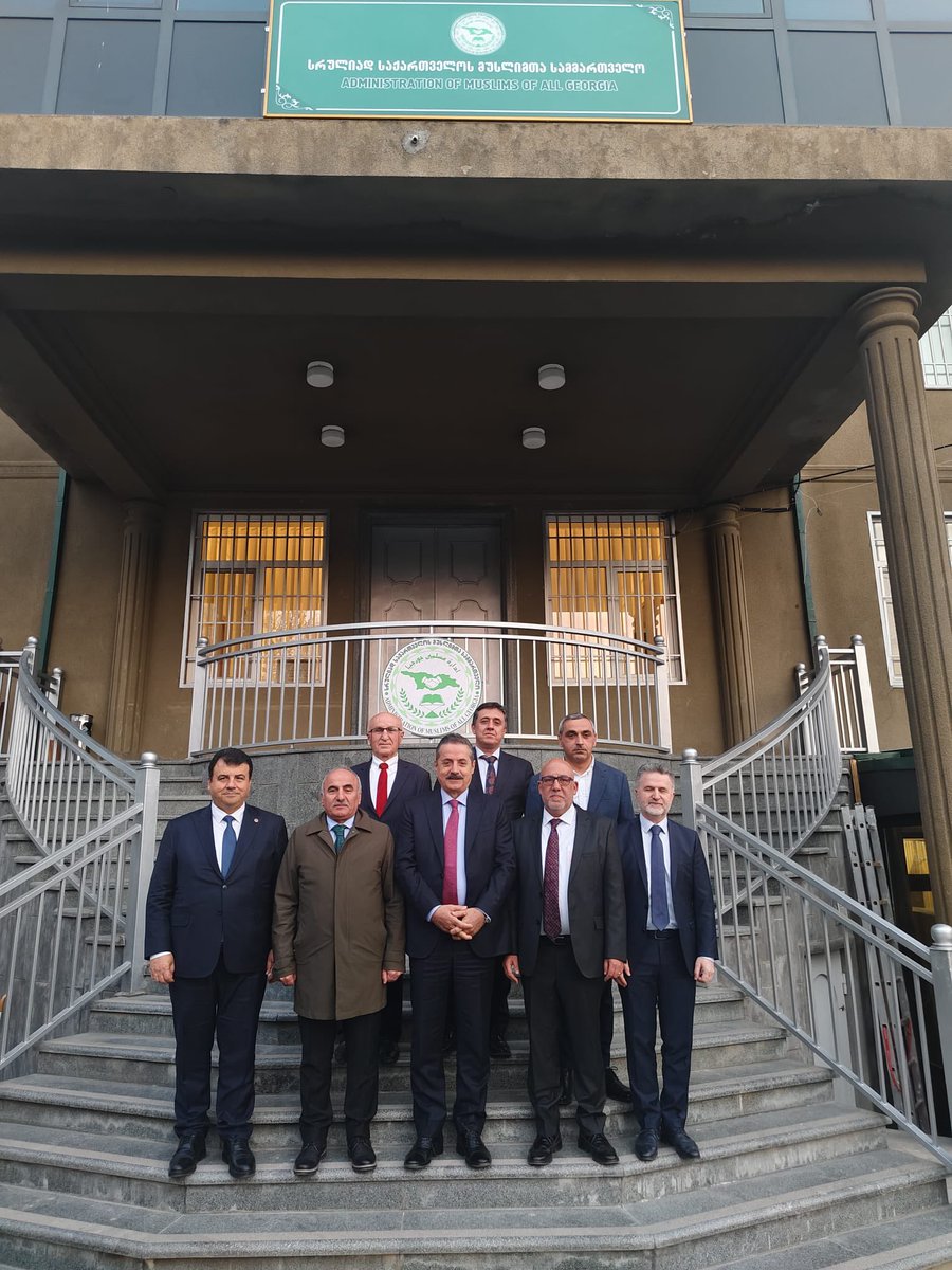 Tiflis’te, Gürcistan dostluk grubu olarak milletvekili arkadaşlarımızla beraber
-Tüm Gürcistan Müslümanları idaresinin Yönetim müdürü, 
Ersan Gogitdze
-Sekreteri
Oktay İsayev ve 
-Tiflis Din Hizmetleri Müşaviri 
Mahmut Göl’ü ziyaret ettik
-Diyanet vakfı tarafından yeni satın