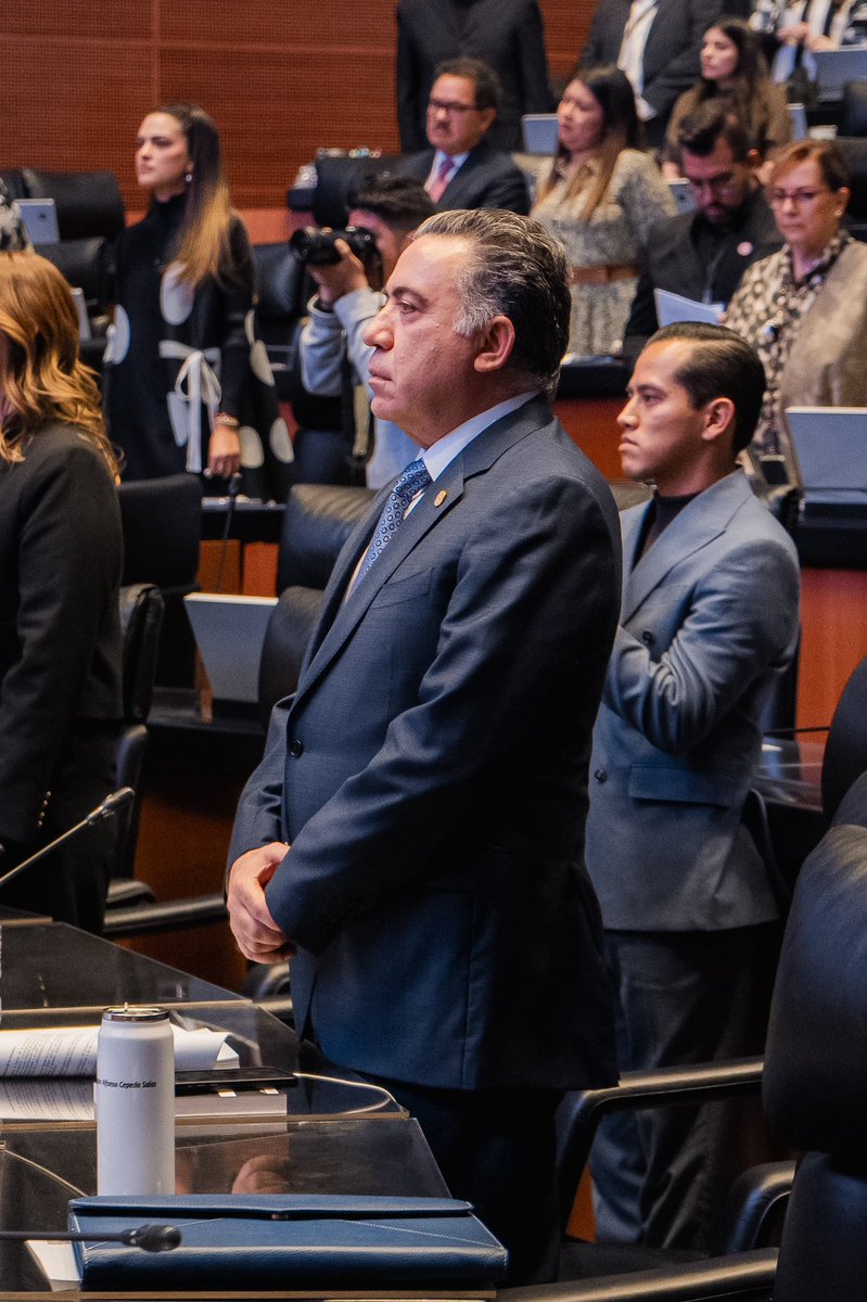 En la sesión del <a href="/senadomexicano/">Senado de México</a> de hoy recibimos la comparecencia de la titular de la Secretaría de <a href="/bienestarmx/">Bienestar</a>, Ariadna Montiel Reyes, <a href="/A_MontielR/">Ariadna Montiel Reyes</a>, servidora pública ejemplar y emblemática, constructora de la transformación.