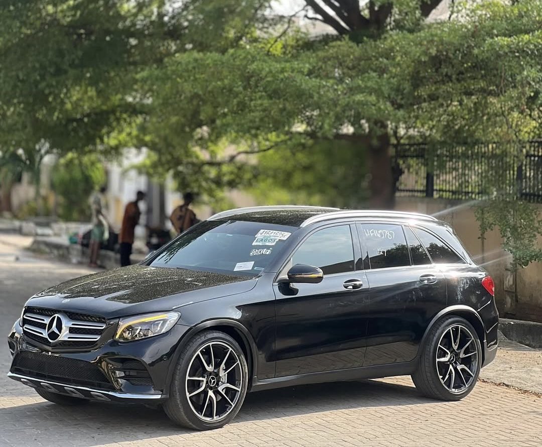 phantom__autos's tweet photo. 🔹2017 Mercedes-Benz GLC 43 AMG 
Direct Foreign Used 🇺🇸
▪️Heated &amp; Ventilated Seats | Sport Leather Seats
▪️AMG Exhaust | Burmester Sound
▪️360° Camera | Pano Roof
▪️Assists {Lane Keep, Park, Bsm}
▪️Keyless Entry | Navigation
💰₦58.5 Million
📍Nationwide Delivery Available 🇳🇬 https://t.co/E1moh6FEa0
