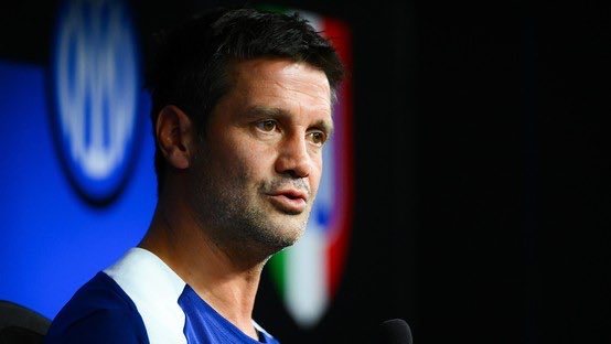 MILANO - F.C. Internazionale Milano comunica di aver sollevato l'allenatore Cristian Chivu ed il suo staff tecnico dalla guida della prima squadra. L'Inter ringrazia Chivu ed i suoi collaboratori per la dedizione ed il duro lavoro svolto.