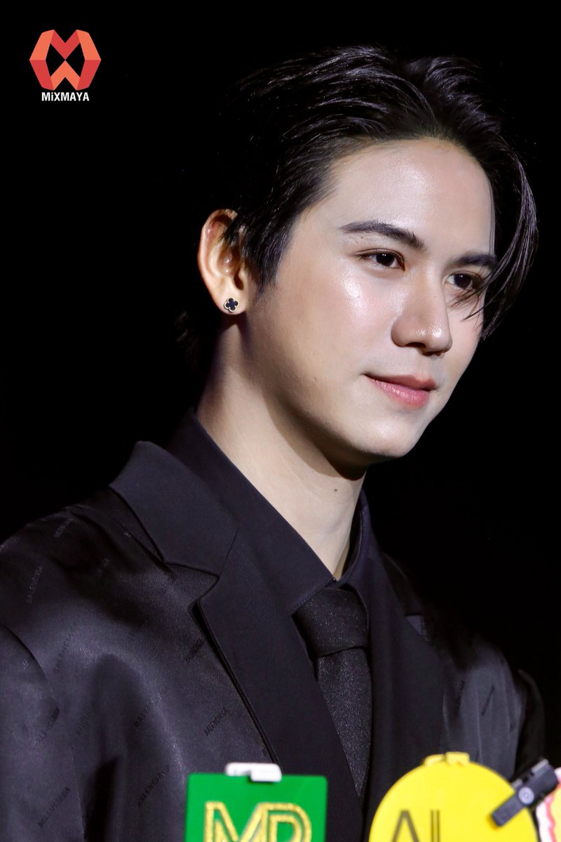 “วินนี่-สตางค์” ช่วงสัมภาษณ์กับสื่อในงาน “GMMTV 2026 MAGIC VIBES MAXIMIZED” 🔮✨

WINNYSATANG MAGIC VIBES

#GMMTV2026
#WinnySatang #วินนี่สตางค์ 
#winynny #satangks