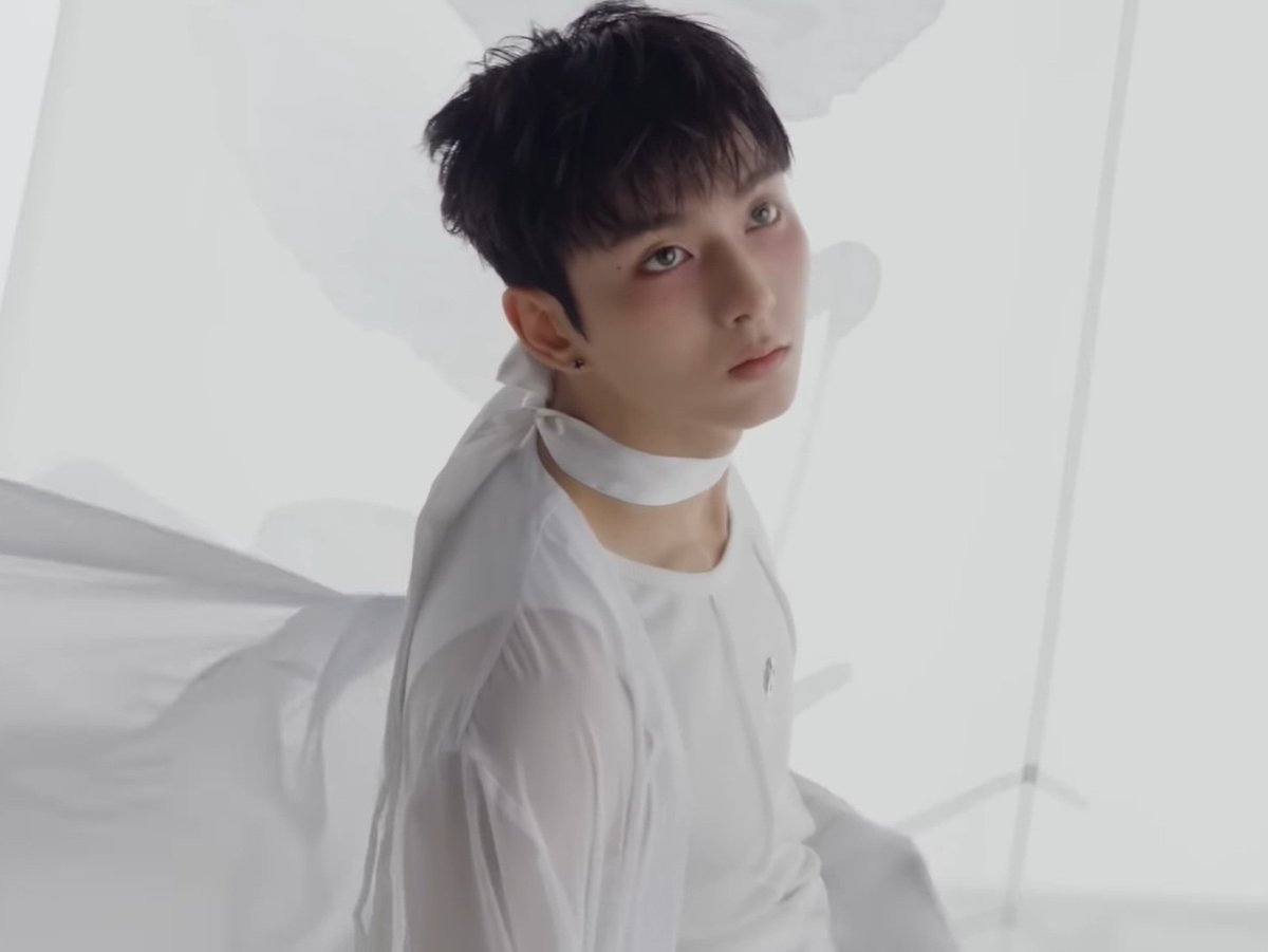 odebugs's tweet image. I AM GOING TO PASS OUT