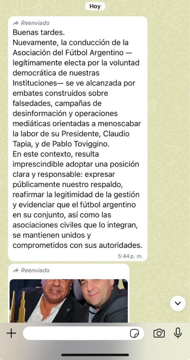 UniversoCelest's tweet photo. Jajajaja miralos a los de AFA obligando a los clubes a subir comunicados a su favor. Porque con todo este quilombo no saliste a hacerte el irónico como siempre @TovigginoPablo? Dale estoy esperando. 
📸 @constanzabravi https://t.co/aurcRveUAq