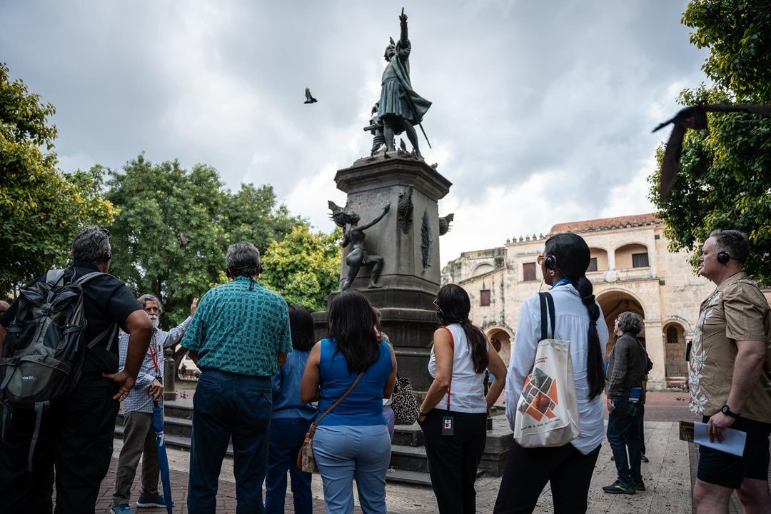 se_CECCSICA's tweet image. Durante la tarde, se realizó una visita técnica por la Ciudad Colonial, donde las y los participantes conocieron de cerca las estrategias aplicadas en este emblemático sitio Patrimonio Mundial.

#TurismoSostenible #PatrimonioCultural