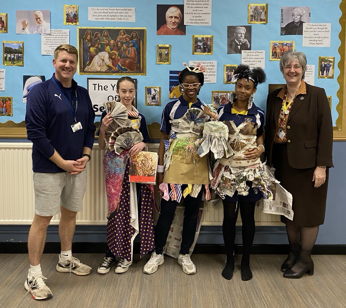 DrCasserly's tweet image. A very proud Head of Year 8 with the winners of the Deep Learning Day recycling challenge! Congratulations to such amazingly creative and wonderful fashion designers! Very well done!