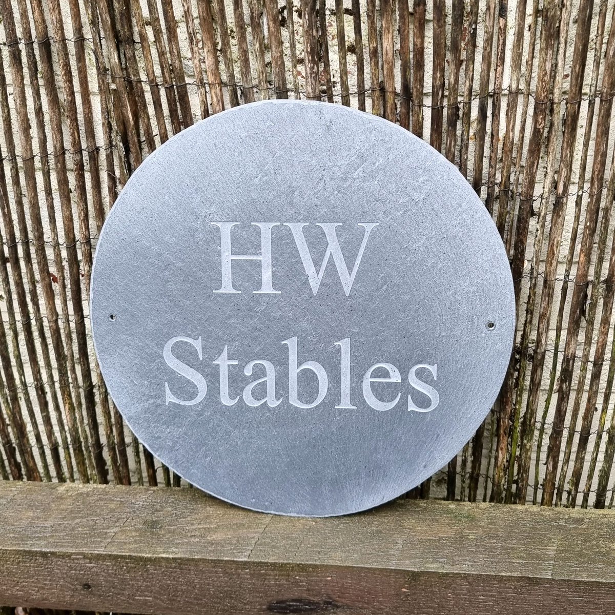 LeadDIYshop's tweet image. Add elegance and charm to your stables with a personalized slate sign. This beautiful 45cm piece combines functionality and style, perfect for any equestrian setting. What would you engrave on your slate sign? 🐴 #EquestrianStyle #SlateSign #StableLife

linktr.ee/LeadDIYshop