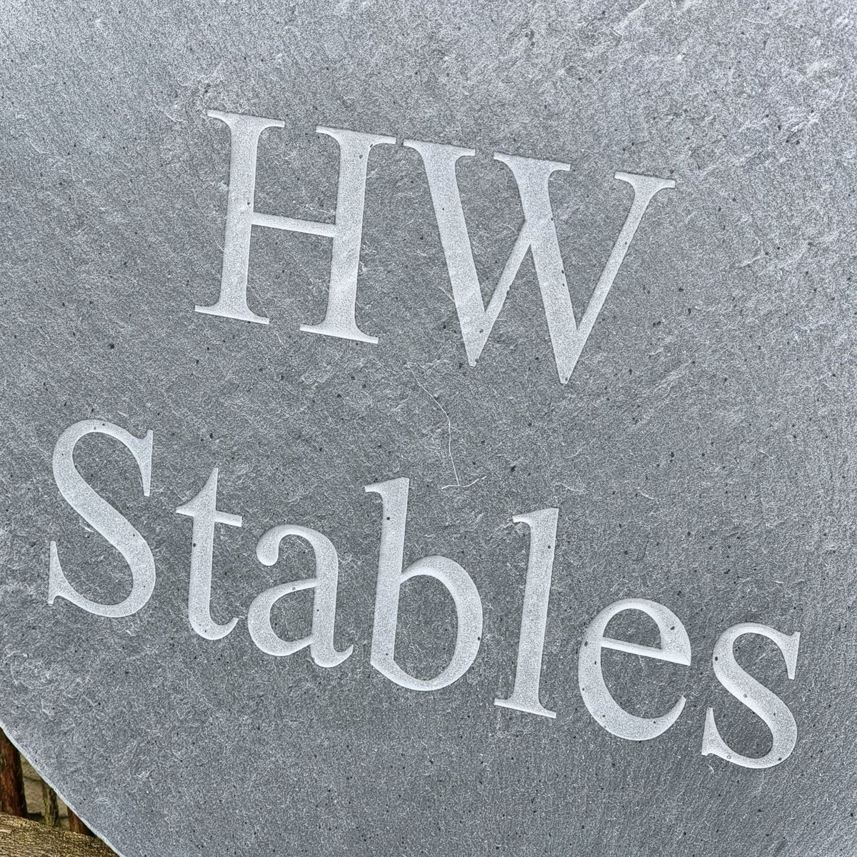 LeadDIYshop's tweet image. Add elegance and charm to your stables with a personalized slate sign. This beautiful 45cm piece combines functionality and style, perfect for any equestrian setting. What would you engrave on your slate sign? 🐴 #EquestrianStyle #SlateSign #StableLife

linktr.ee/LeadDIYshop