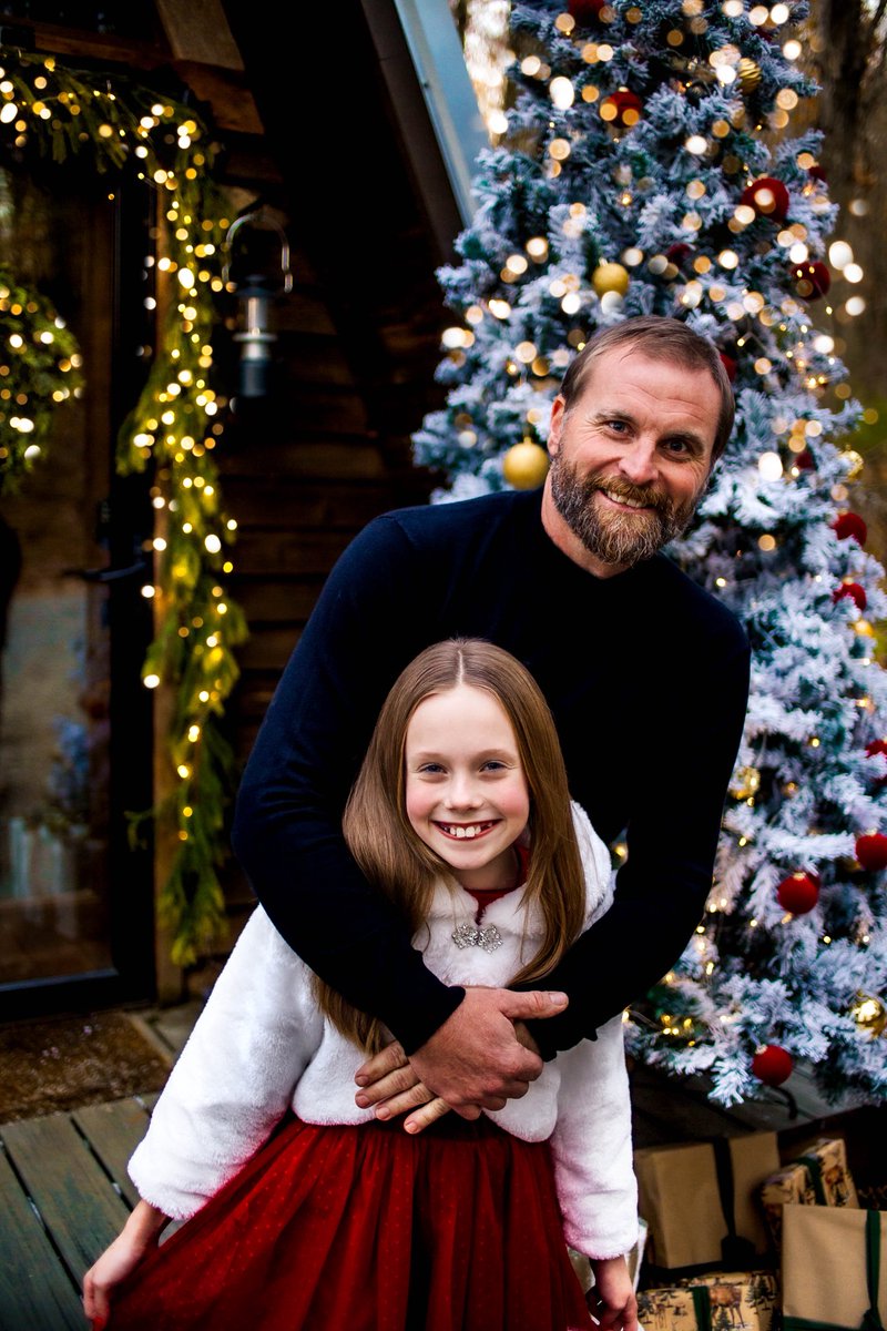 sammarieowens's tweet photo. Happy Holidays 
Love, The Jones Family ❤️ https://t.co/26QmfDJ8JJ