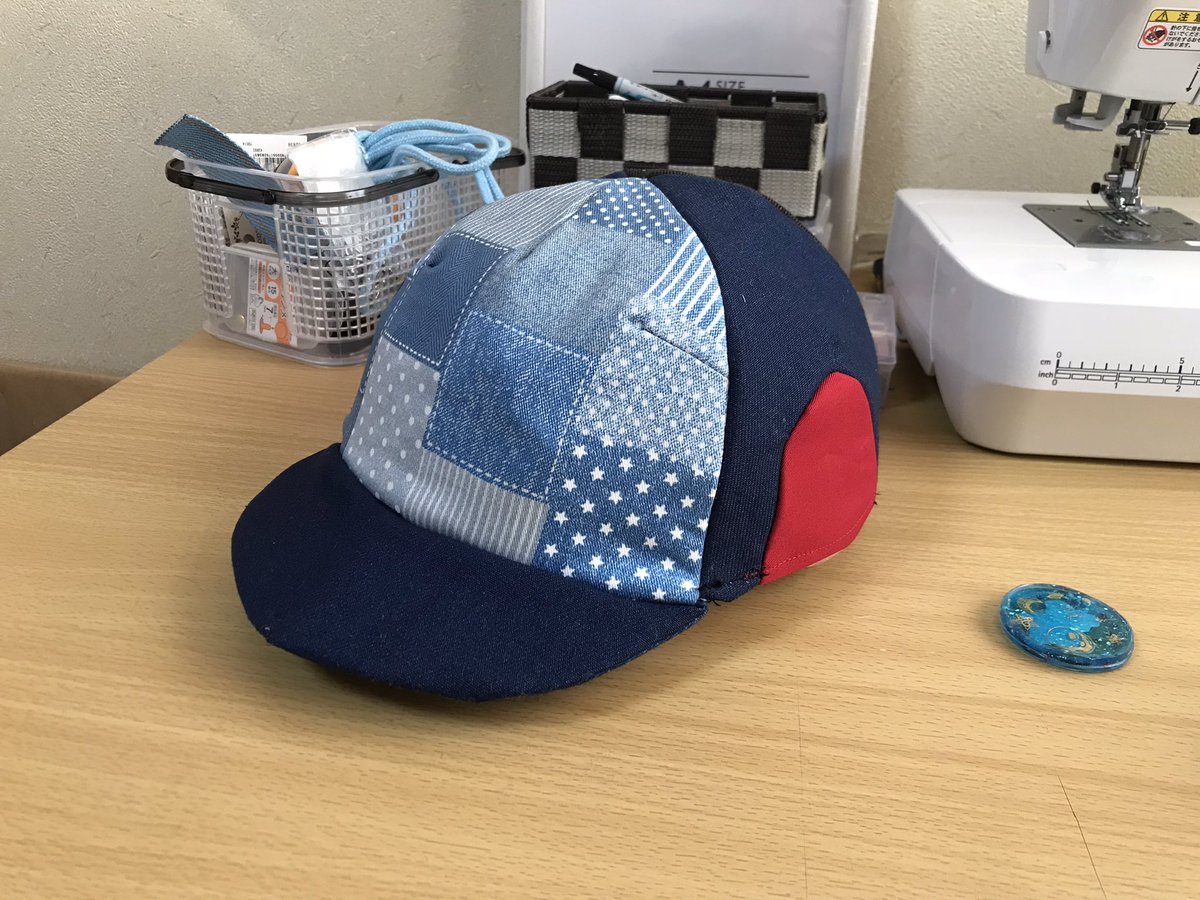 実際のキャラへの取り付けについて仕事しながら考えよ！
ハトメにするか、ベルトにするか、紐にするか…

キャラさん用の汎用帽子が作れたらいいな✨