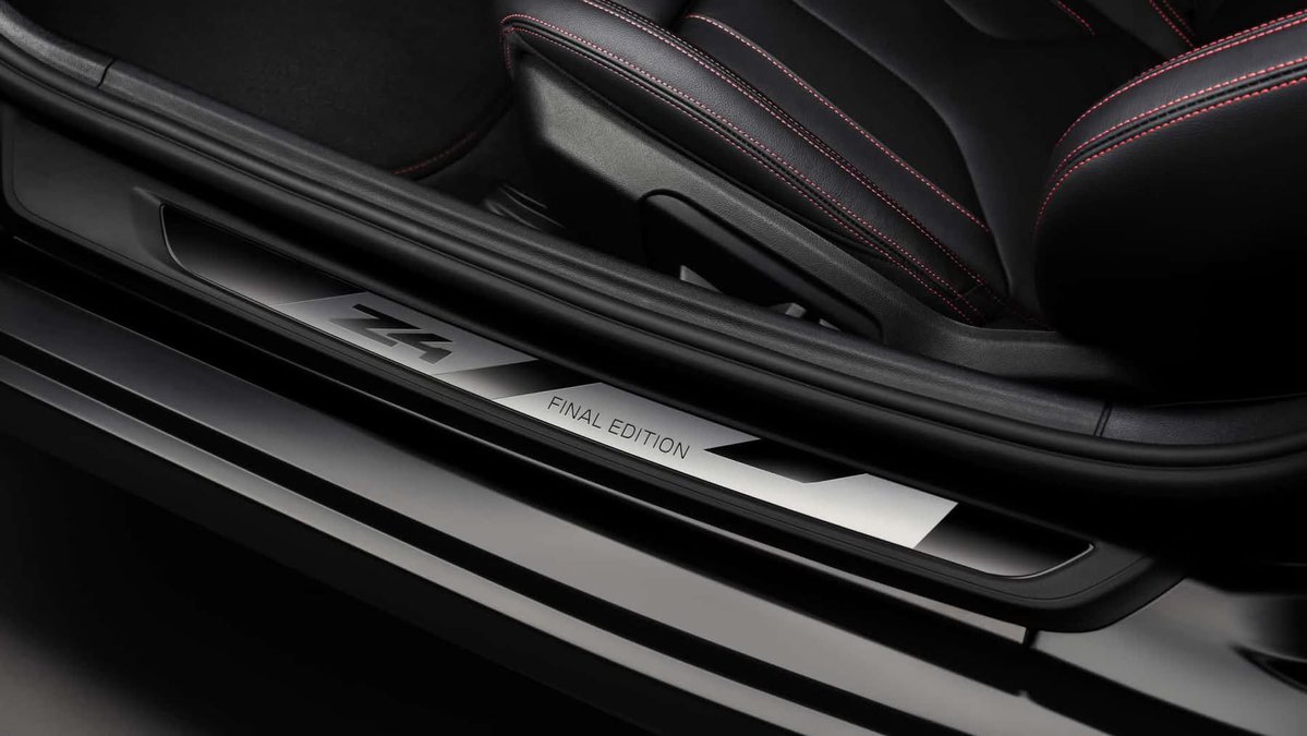 BMW acaba de anunciar que la producción del Z4 finalizará en los meses próximos, y lanzó una edición de despedida llamada 'Final Edition' como cierre para el icónico roadster. 
Todos los Z3 Final Edition (la marca bávara no ha dicho cuántos producirá, solamente que será 'muy