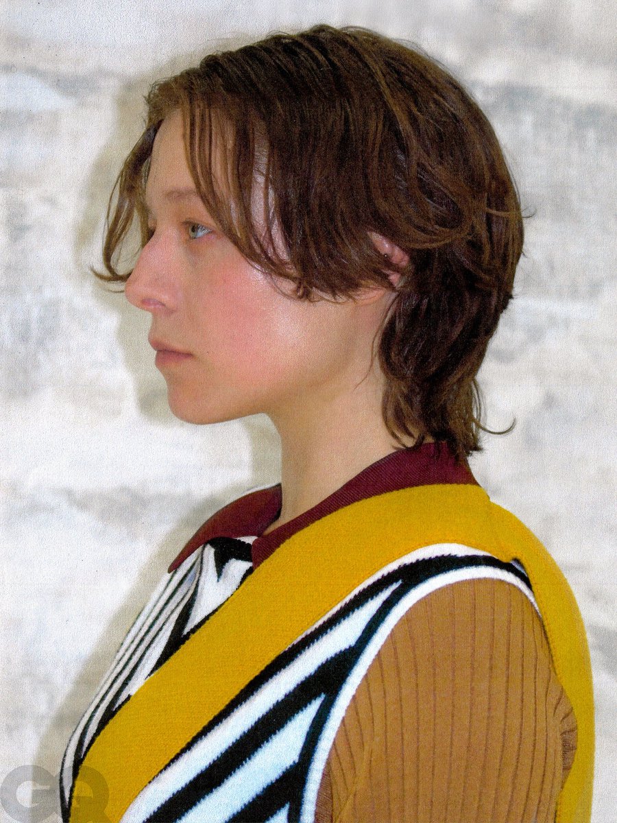 emmathinkerr's tweet image. The side profile card award goes to them 🙌🏽