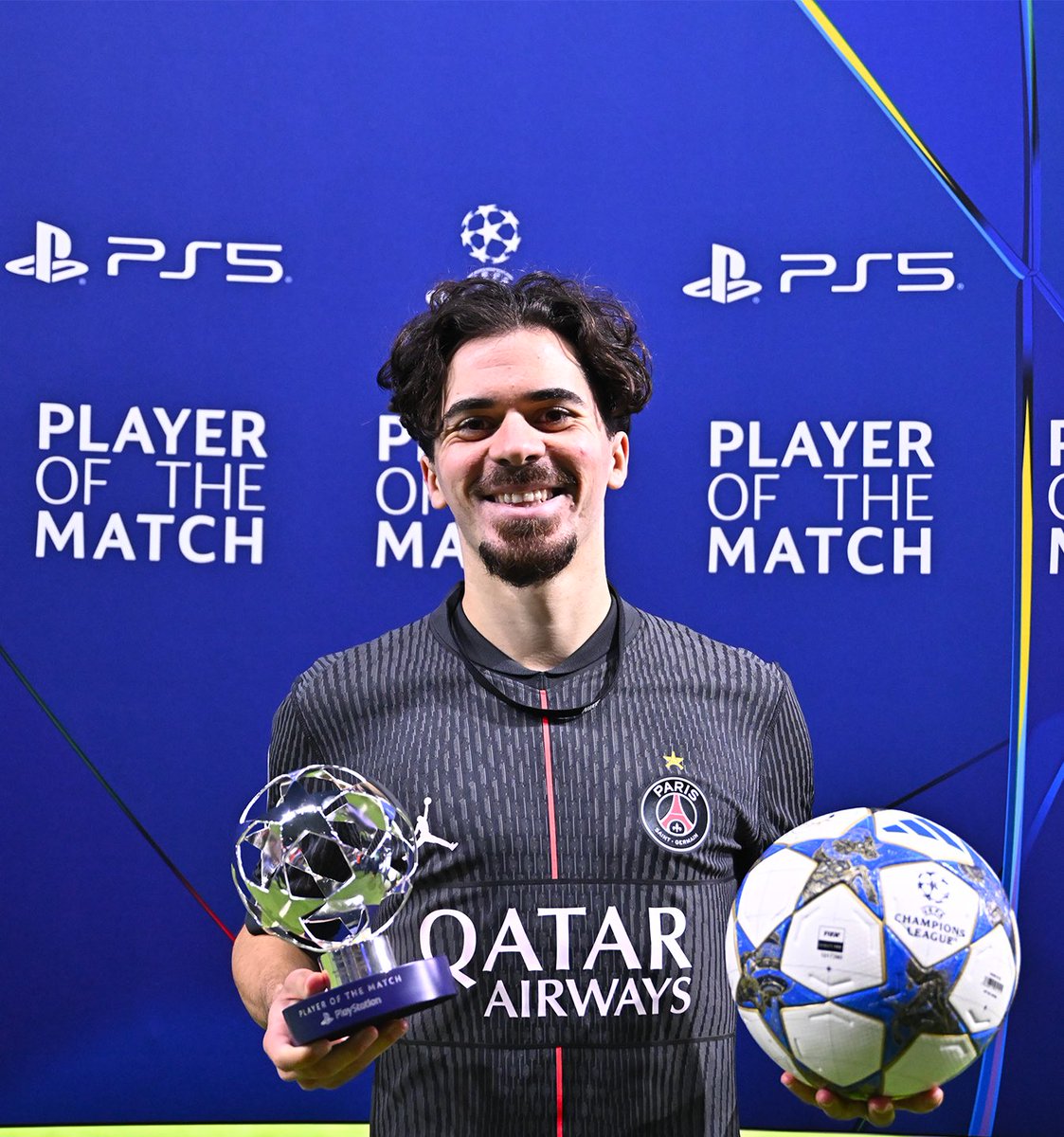PSG_English tweet picture