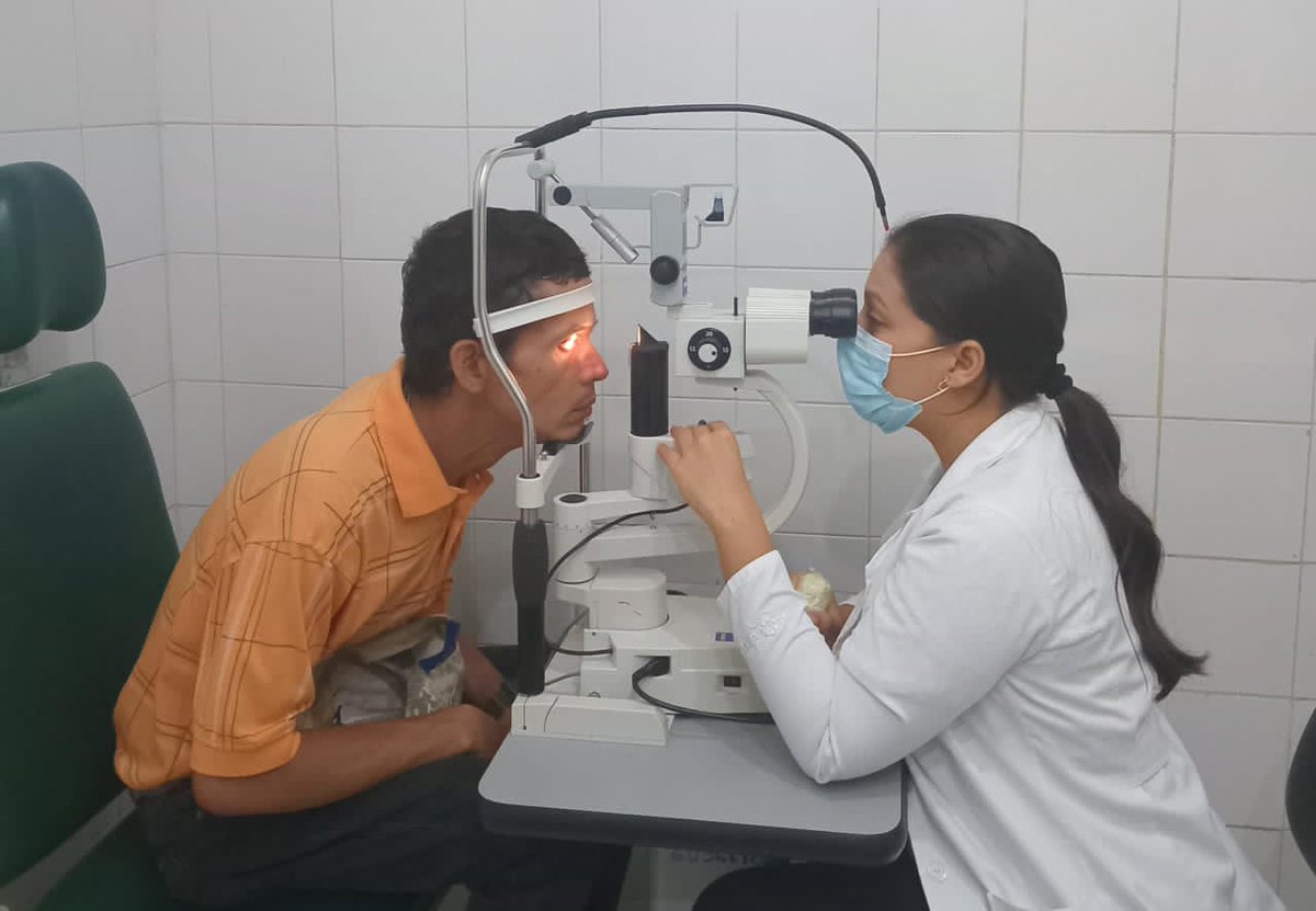En la consulta de Oftalmología del CDI Simón Bolívar, municipio Leonardo Infante, la atención se define por: Amabilidad, Solidaridad y Calidad.

La Brigada Médica Cubana garantiza un servicio óptimo y oportuno, priorizando el bienestar de la comunidad.

#CubaPorLaVida