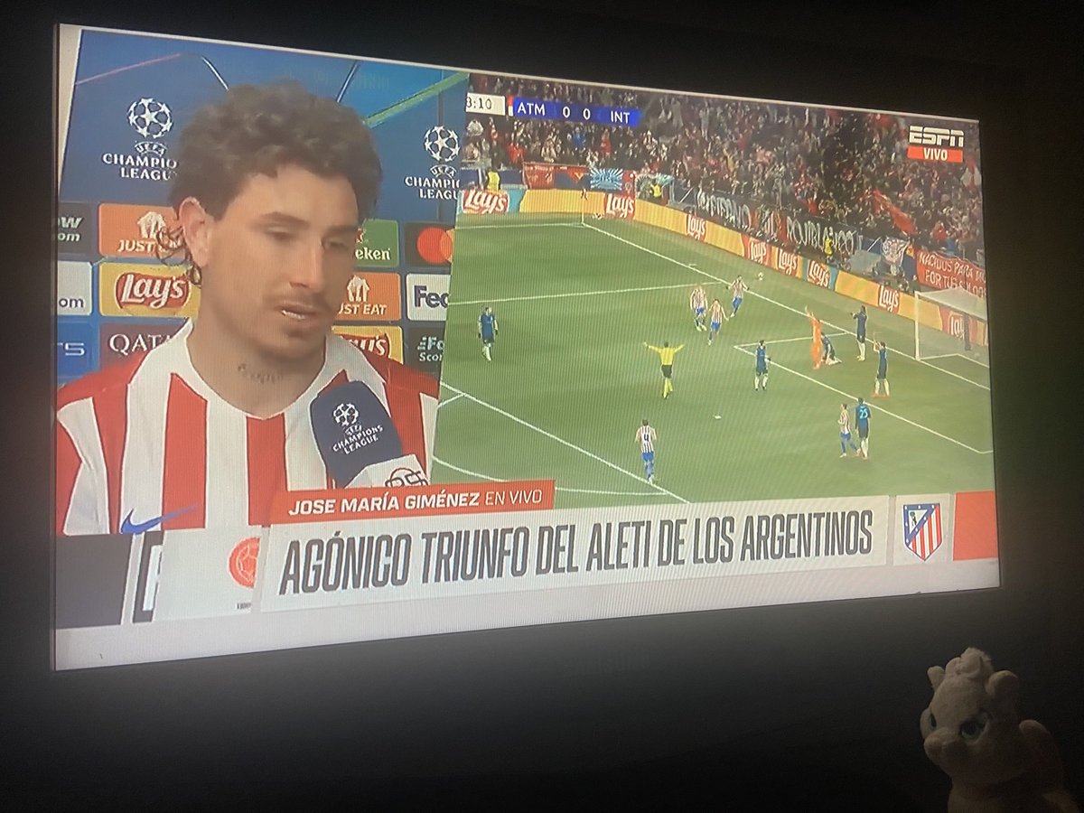 “Vos tirala bien que yo lo voy a hacer”. Josema a Griezmann antes del salto más espectacular que pueda alguien imaginar.