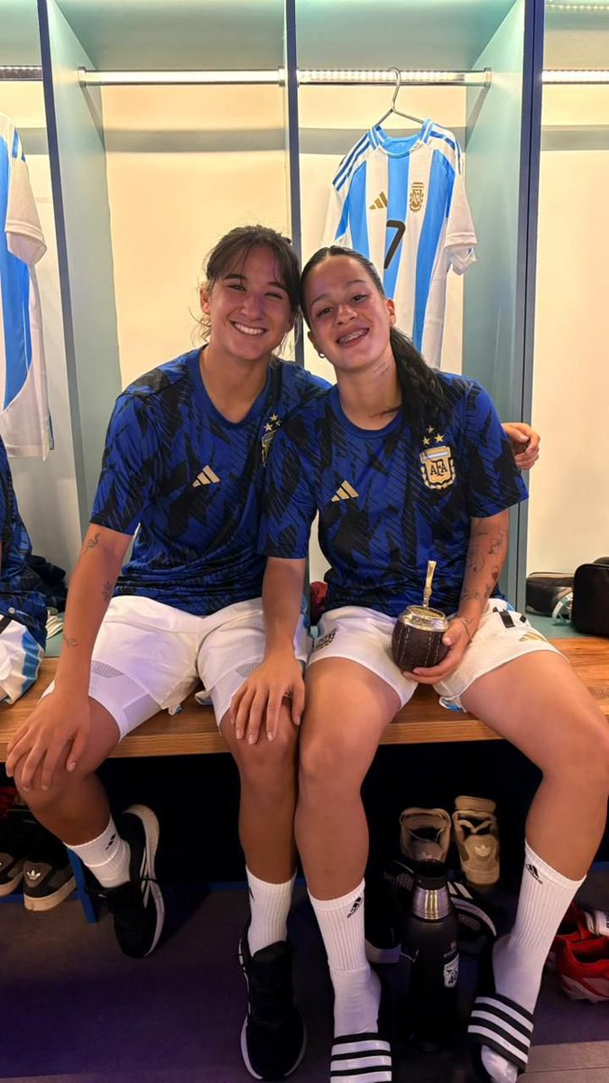 #Sub20 | Fortineras de Selección 🇦🇷

🙌🏼 Ludmila Díaz y Morena Calvo sumaron minutos en el primer amistoso del Triangular que se disputó esta mañana en Ezeiza.

▶️ La Selección dirigida por Christian Meloni igualó 0-0 frente a Brasil en el debut del certamen.