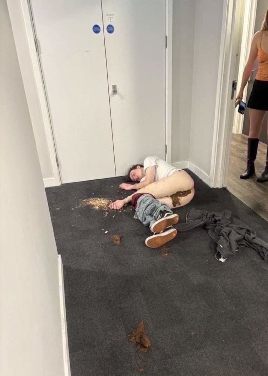 ElCrackitoDuNet's tweet image. Bon, plus jamais il ne goûtera mon Beaujolais.